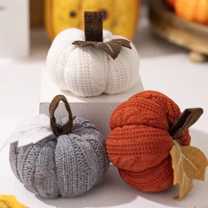 1pc Knit Mini Pumpkin with Maple Leaf – Autumn, Halloween & Thanksgiving Decor